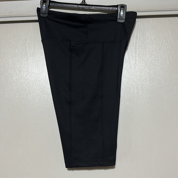 🆕Bally Total Fitness Women’s Short Size XL - Picture 3 of 10